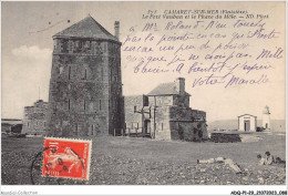 ADQP1-29-0045 - CAMARET-SUR-MER - Le Fort Vauban Et Le Phare Du Môle - Camaret-sur-Mer