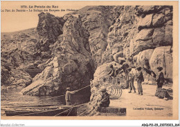 ADQP11-29-1084 - LA POINTE DU RAZ - Le Port De Bestrée - Le Refuge Des Barques Des Pêcheurs - La Pointe Du Raz