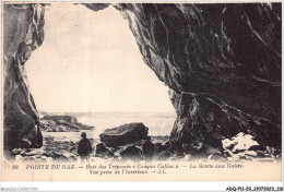 ADQP11-29-1060 - LA POINTE DU RAZ - Baie De Trépassés - La Grotte Aux Galets - Vue Prise De L'intérieur - La Pointe Du Raz