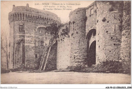 ACKP9-22-0796 - DINAN - Château De La Duchesse Anne - A Droite Porte De L'ancien Château  - Dinan