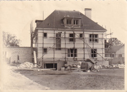 Argentan (Orne 61) Route De Paris - 2 Photographies  Dont 1 Kodak De La Construction D' Un Immeuble - Pendant Et Après - Lieux