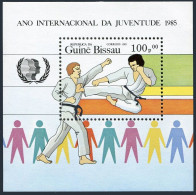 Guinea Bissau 687 Sheet,MNH.Michel 896 Bl.267. Youth Year IYY-1985.Self-defense. - Guinea (1958-...)