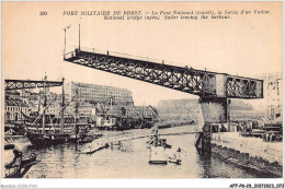 AFFP8-29-0650 - Port Militaire De BREST - Le Pont National - Ouvert - La Sortie D'un Voilier  - Brest