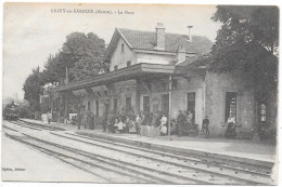 55 LIGNY EN BARROIS - Intérieur De La Gare - Train à L'approche - Animée - Ligny En Barrois