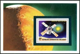 Malagasy 570,MNH.Michel 818 Bl.15. Viking Project To Mars,1976. - Madagascar (1960-...)