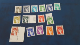 REF A4202  FRANCE NEUF** - Collections