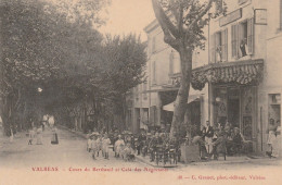 CPA-84-VALREAS-Cours Du Bertheuil Et Café Des Négociants-Animée - Valreas