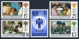 Mauritius 488-492, MNH. Mi 484-488. IYC-1979. Vaccination, Playing, Students,  - Mauricio (1968-...)