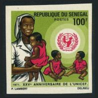 Senegal 355 Imperf,MNH.Michel 473B. UNICEF,25th Ann.1971.Nurse,children. - Sénégal (1960-...)