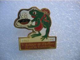 Pin's Frog, 1957-1992 L'auberge De Phaffans (Dépt 90), 35 Ans De Grenouilles - Alimentazione