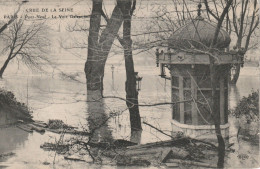 PARIS  DEPART   CRUE DE LA  SEINE 1910   PONT  NEUF  LE  VERT  GALANT  INONDE - Überschwemmung 1910