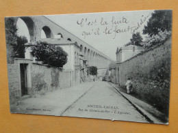 ARCUEIL -- Rue Du Chemin De Fer - L'Aqueduc - Carte "précurseur" 1905 - ANIMEE - Arcueil