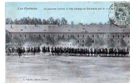 Les Pyrénées Au Quartier Larrey Une Charge De Cavalerie Par Le 10 ème Hussard - Regimenten