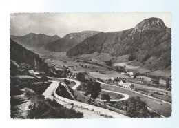 CPSM Dentelée - 63 - Le Mont-Dore - Vallée Du Sancy Et Le Capucin - Circulée En 1954 - Le Mont Dore