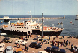 P-24-Mi-Is-2597 : LE PALAIS BELLE-ILE-EN-MER. LE BATEAU LE GUERVEUR - Palais