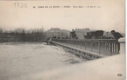 PARIS    CRUE DE LA  SEINE 29 JANVIER  1910   PONT  DE SULLY  28  JANVIER - De Overstroming Van 1910