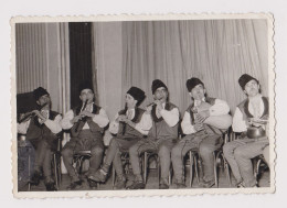 Bulgaria Bulgarian Traditional Orchestra With Bagpiper, Bagpipe, Bagpipes, Scene, Vintage Orig Photo 12.5x8.5cm. (222) - Personas Anónimos