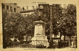 CPA (Rhône). LYON. Statue De Jacquard, Place De La Croix Rousse - Autres & Non Classés