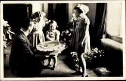 CPA Niederländisches Königshaus, Geburtstagskuchen Für Princesse Marijke 1947, Beatrix, Irene - Birthday