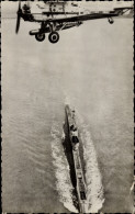 Ein Britischer Kampflieger über Einem U-Boot Der Royal Air Force - Other & Unclassified