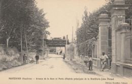 CPA-84-MONTFAVET-Avenue De La Gare Et Porte D'entrée Principale De La Distillerie Jules Pernod - Autres & Non Classés