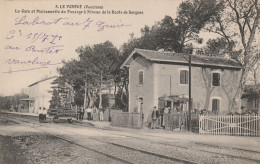 CPA-84-LE PONTET-La Gare Et Maisonnette Du Passage à Niveau De La Route De Sorgues - Le Pontet