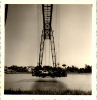 Photographie Photo Vintage Snapshot Amateur Automobile Pont Transbordeur  - Lieux