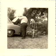 Photographie Photo Vintage Snapshot Amateur Automobile Voiture Coffre  - Treinen