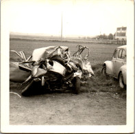 Photographie Photo Vintage Snapshot Amateur Automobile Voiture Auto Accident  - Automobile