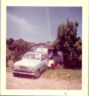Photographie Photo Vintage Snapshot Amateur Automobile Voiture Renault 4L - Automobile