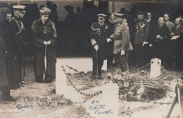 King George V Queen Mary Visit WW1 Nurse Edith Cavell Grave War Postcard - Cruz Roja