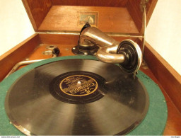 Beau Phonographe (la Voix De Son Maitre ) Complet - Fonctionne Parfaitement - 25Kg - Instruments De Musique