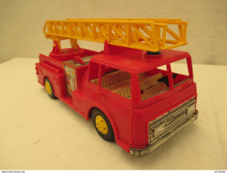 Camion De Pompier Miniature - JOUSTRA -  Dessous Tole Moteur A Friction Fonctionne - 24 Cm Sur 8 Cm - Autres & Non Classés