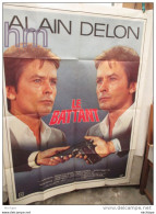 GRANDE AFFICHE DE FILM  LE BATTANT ALAIN DELON  1m15 X 1m58 - Manifesti