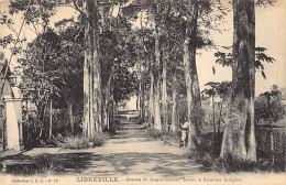 Gabon - LIBREVILLE - Avenue Du Gouvernement Devant Le Bataillon Indigène - Ed. C.O.A. 19 - Gabon