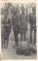 Congo Français - BRAZZAVILLE - Prisonniers Indigènes - CARTE PHOTO - Ed. Inconnu. - Autres & Non Classés