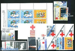 Netherlands 1983 Yearset 1983 (18v+1s/s+1bklt), Mint NH, Various - Yearsets (by Country) - Nuovi