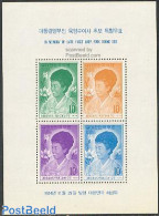 Korea, South 1974 First Lady S/s, Mint NH, History - Nature - Women - Flowers & Plants - Zonder Classificatie