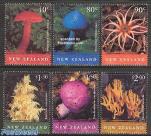 New Zealand 2002 Native Fungi 6v, Mint NH, Nature - Mushrooms - Neufs