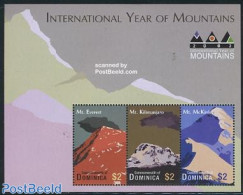 Dominica 2002 Int. Mountain Year 3v M/s, Mint NH, Sport - Mountains & Mountain Climbing - Klimmen