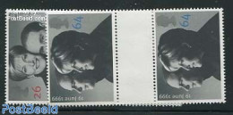 Great Britain 1999 Edward & Sophie Wedding 2v, Gutter Pairs, Mint NH, History - Kings & Queens (Royalty) - Unused Stamps