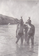 Old Real Original Photo - Naked Men In The Sea - Ca. 8.5x6 Cm - Personnes Anonymes