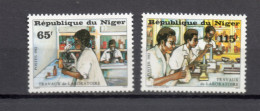 NIGER  N° 597 + 598    NEUFS SANS CHARNIERE  COTE 2.50€    LABORATOIRE - Níger (1960-...)