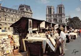 75-PARIS NOTRE DAME ET LES BOUQUINISTES-N°T2653-D/0111 - Notre Dame De Paris