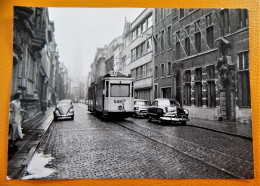 ANTWERPEN  -  Lange Nieuwstraat   - Tramway 1957 - Foto J. BAZIN   (15 X 10.5 CM) - Tramways