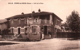 Forges Sur Meuse - Le Café De La Place - Other & Unclassified