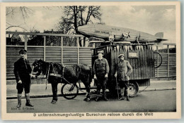13265611 - Drei Burschen Reisen Um Die Welt - Zeppelin Auf Der Karre - Autres & Non Classés