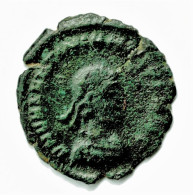 MINUSCULE BRONZE ROMAIN  INCROYABLE FINESSE POUR SA TAILLE/ 0.97 G / 14 Mm - The End Of Empire (363 AD To 476 AD)