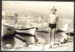 Boy   On Beach  Old Photo 7x11 Cm #41300 - Personnes Anonymes
