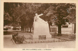 77* BRAY SUR SEINE   Le Monument Aux Morts      RL08.0416 - Bray Sur Seine